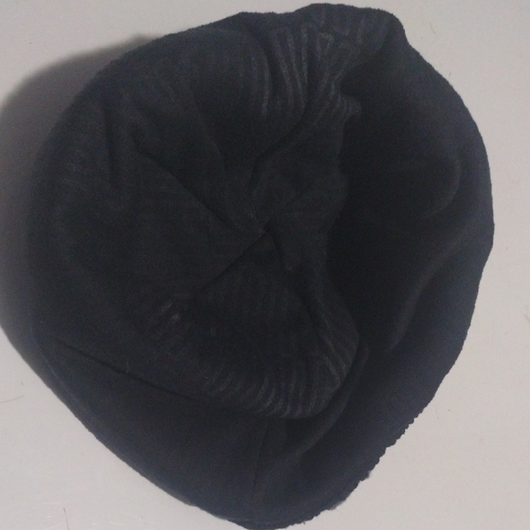 Columbia Two-Tone Knit Beanie - Black and Gray - Picture 5 of 5